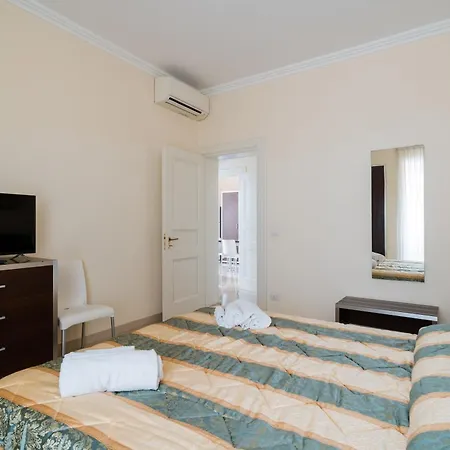 Palazzo Mongio アパートホテル 3*